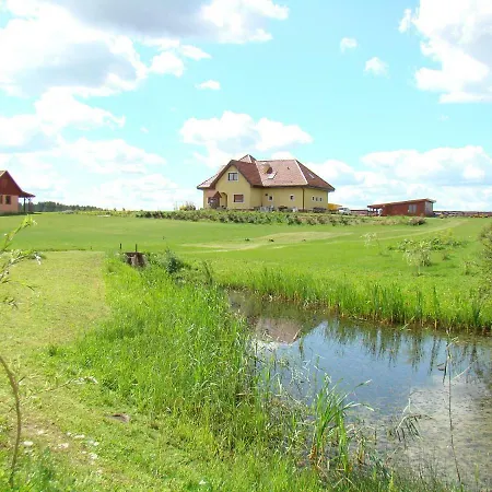 別荘 Zagroda Warminska Pszczola Purda